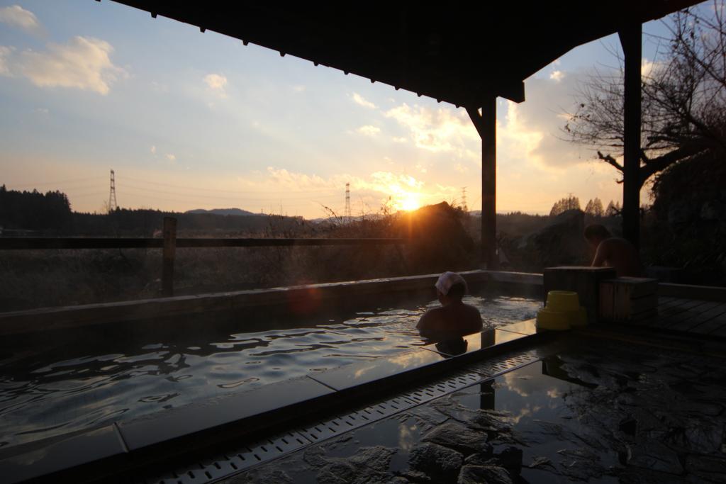 Kagoiwa Onsen Ryokan Nikko Exteriör bild